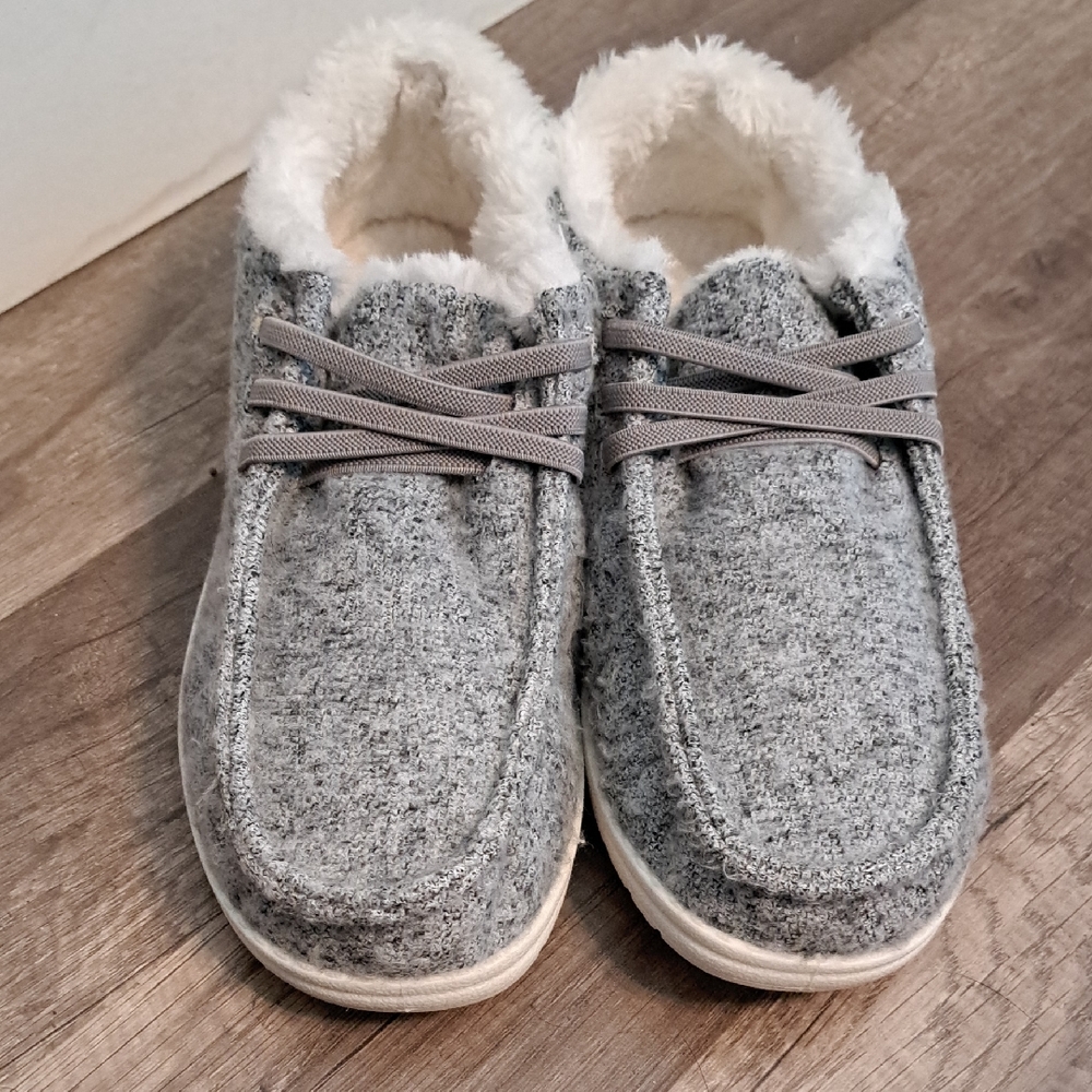 Tommy Bahama Slip Ons
